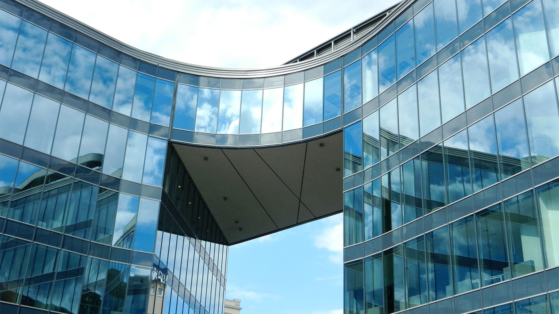 Bygning med glasfacade