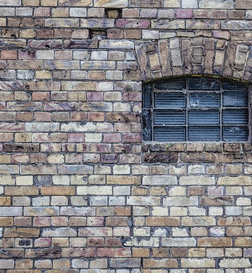 Vindue i stenvæg